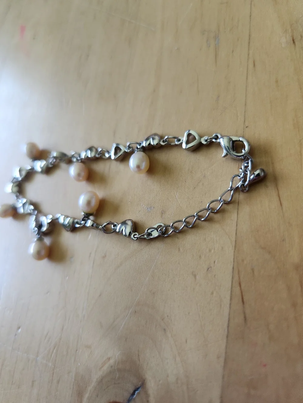 Silver Tone Heart Chain Bracelet with Faux Pearls - Picture 4 of 6